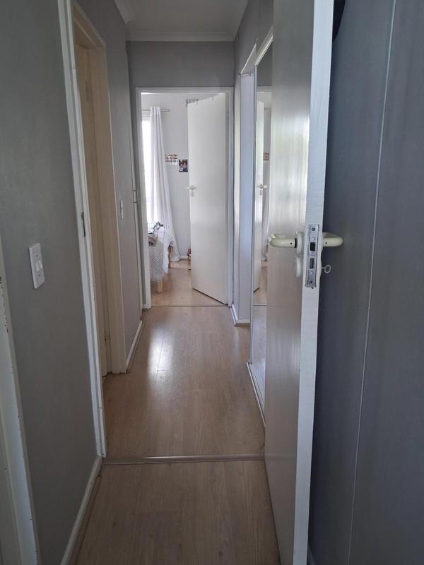 To Let 2 Bedroom Property for Rent in Vredehoek Western Cape